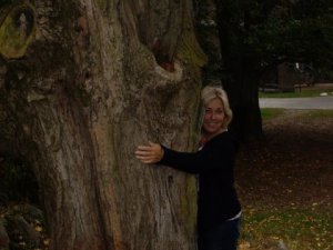 228113_1051810869673_8498_n